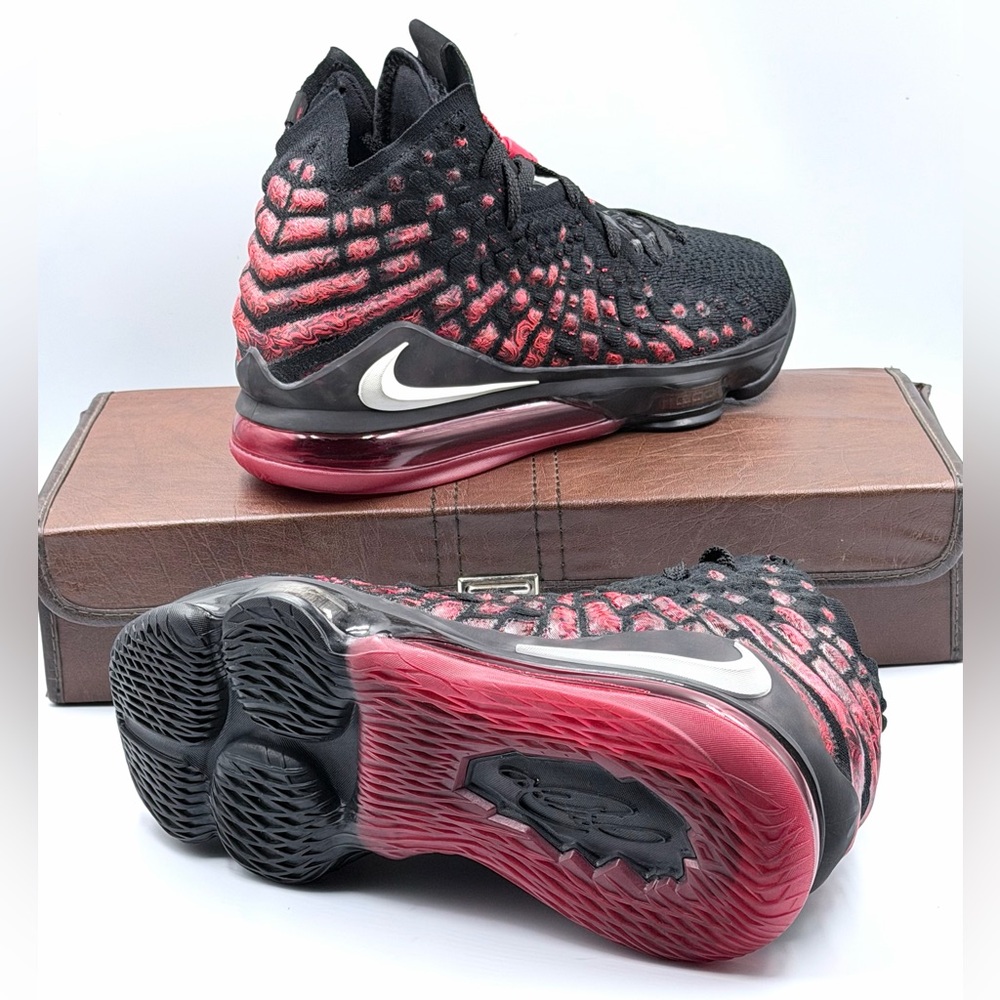 Nike LeBron 17 'Infrared VI'